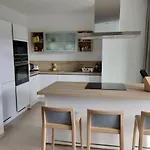 Modern Oasis With Jacuzzi & Two Terraces 아파트 팔름-마르