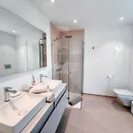 Modern Oasis With Jacuzzi & Two Terraces *