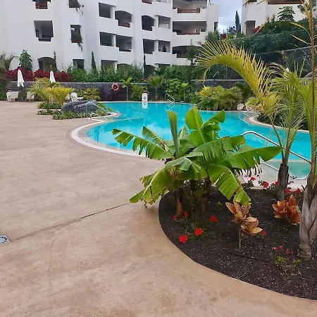아파트 Modern Oasis With Two Terraces *