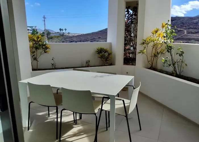 Apartmán Modern Oasis With Jacuzzi & Two Terraces *