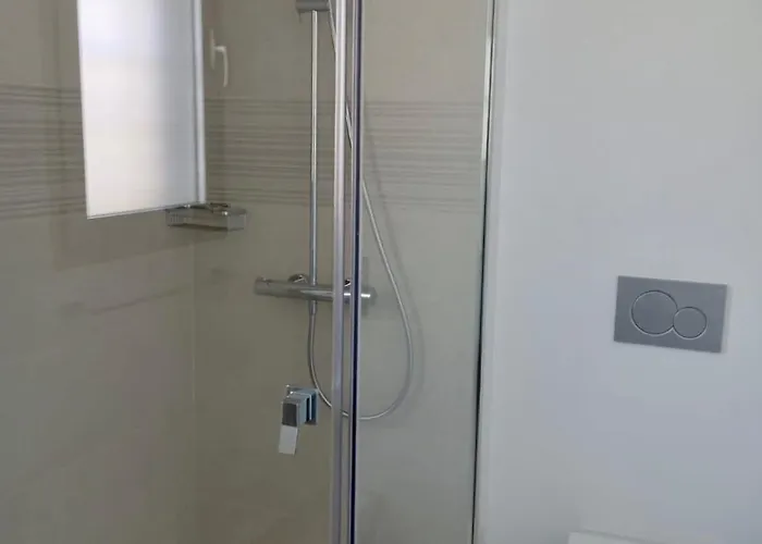 Apartmán Modern Oasis With Jacuzzi & Two Terraces