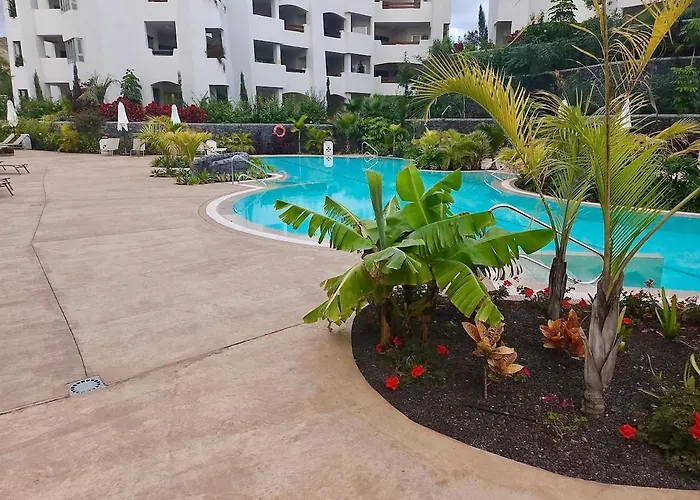 Apartmán Modern Oasis With Jacuzzi & Two Terraces *