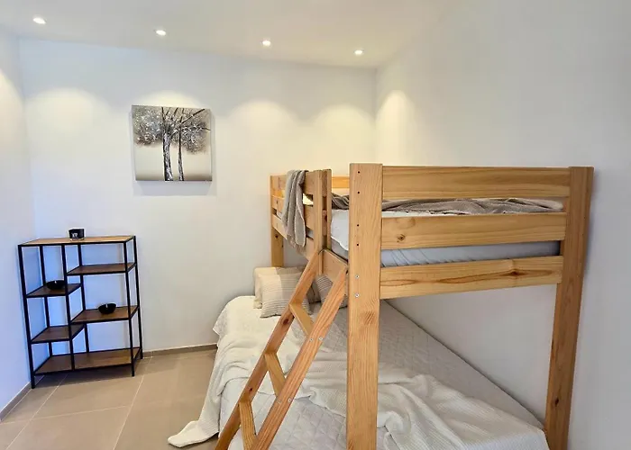 Modern Oasis With Jacuzzi & Two Terraces