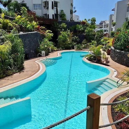 Modern Oasis With Jacuzzi & Two Terraces