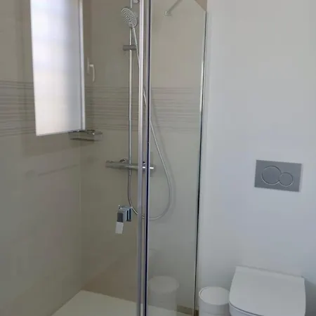 公寓 Modern Oasis With Jacuzzi & Two Terraces