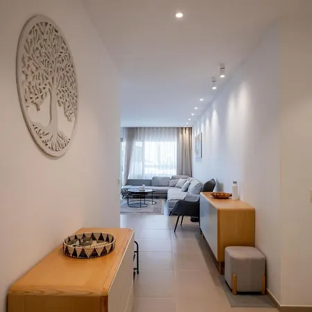 Appartamento Modern Oasis With Jacuzzi & Two Terraces *