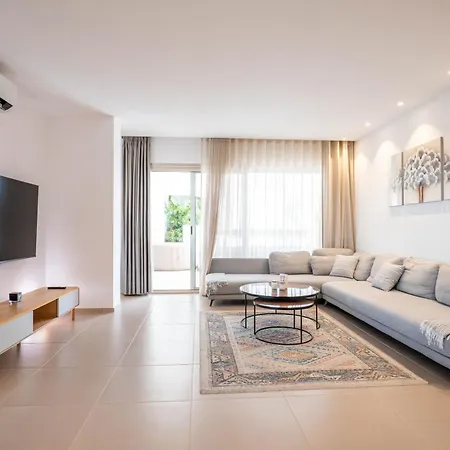 Appartamento Modern Oasis With Jacuzzi & Two Terraces *