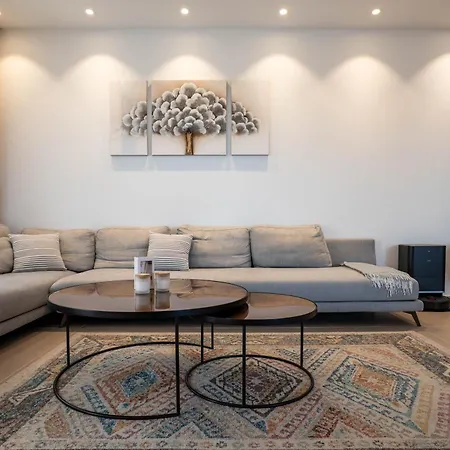 Appartamento Modern Oasis With Jacuzzi & Two Terraces