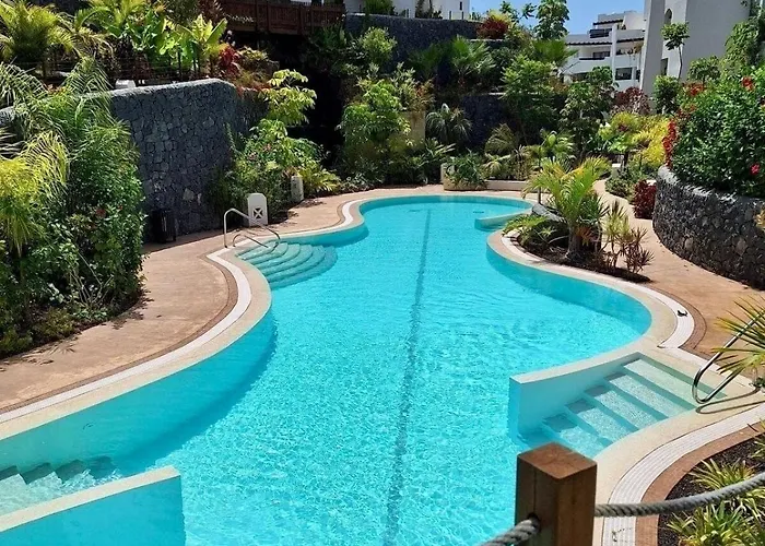 Modern Oasis With Jacuzzi & Two Terraces