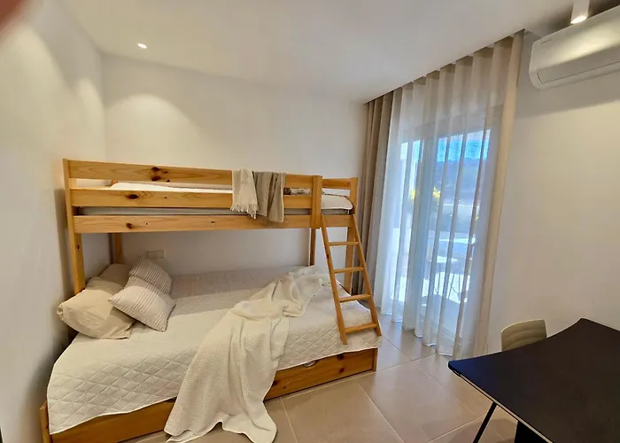 Modern Oasis With Jacuzzi & Two Terraces